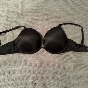 Victorias Secret 34DD push-up bra with convertible straps. Black